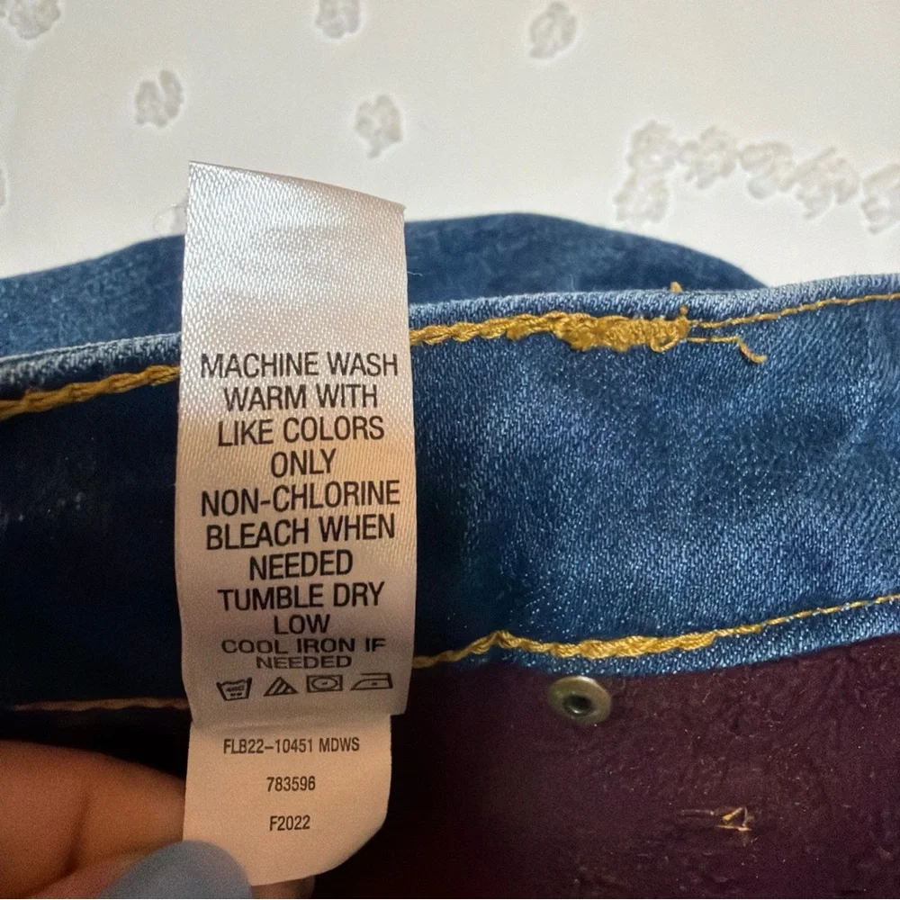 Blue Mountain Women's size 6 Fleece Lined Med Wash Straight Leg Jeans - Picture 6 of 11